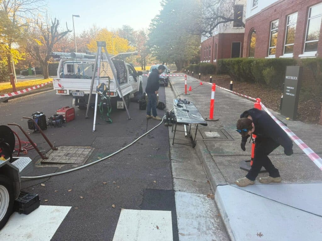 Contemporary Plumbing team doing pipe relining